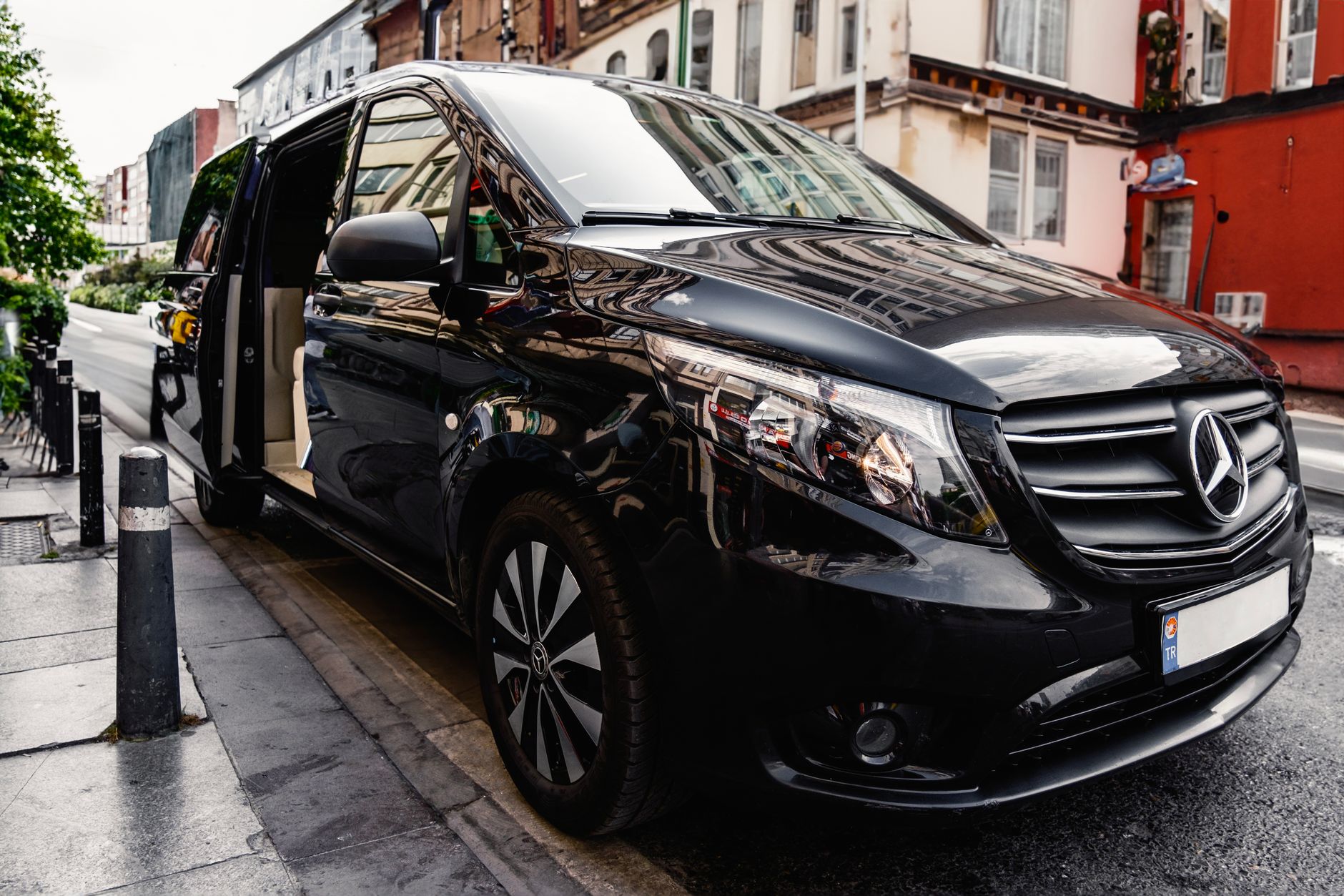 Executive People Carrier